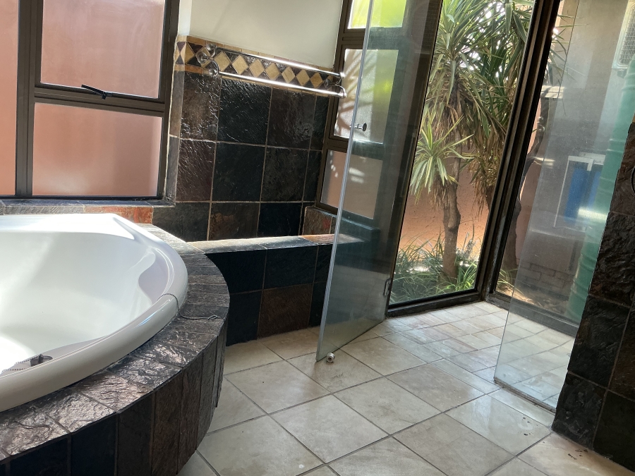 4 Bedroom Property for Sale in Pecanwood Estate North West